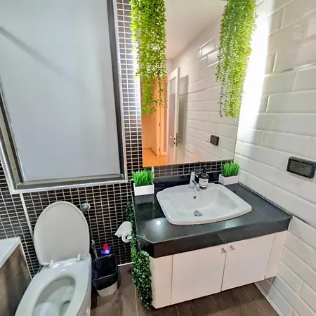 Spacious And Renovated 1-Bedroom 100M To Nana Bts - 55 Sqm Bangkok Exterior photo