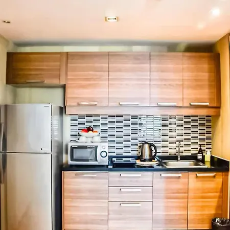 Spacious And Renovated 1-Bedroom 100M To Nana Bts - 55 Sqm Bangkok Exterior photo