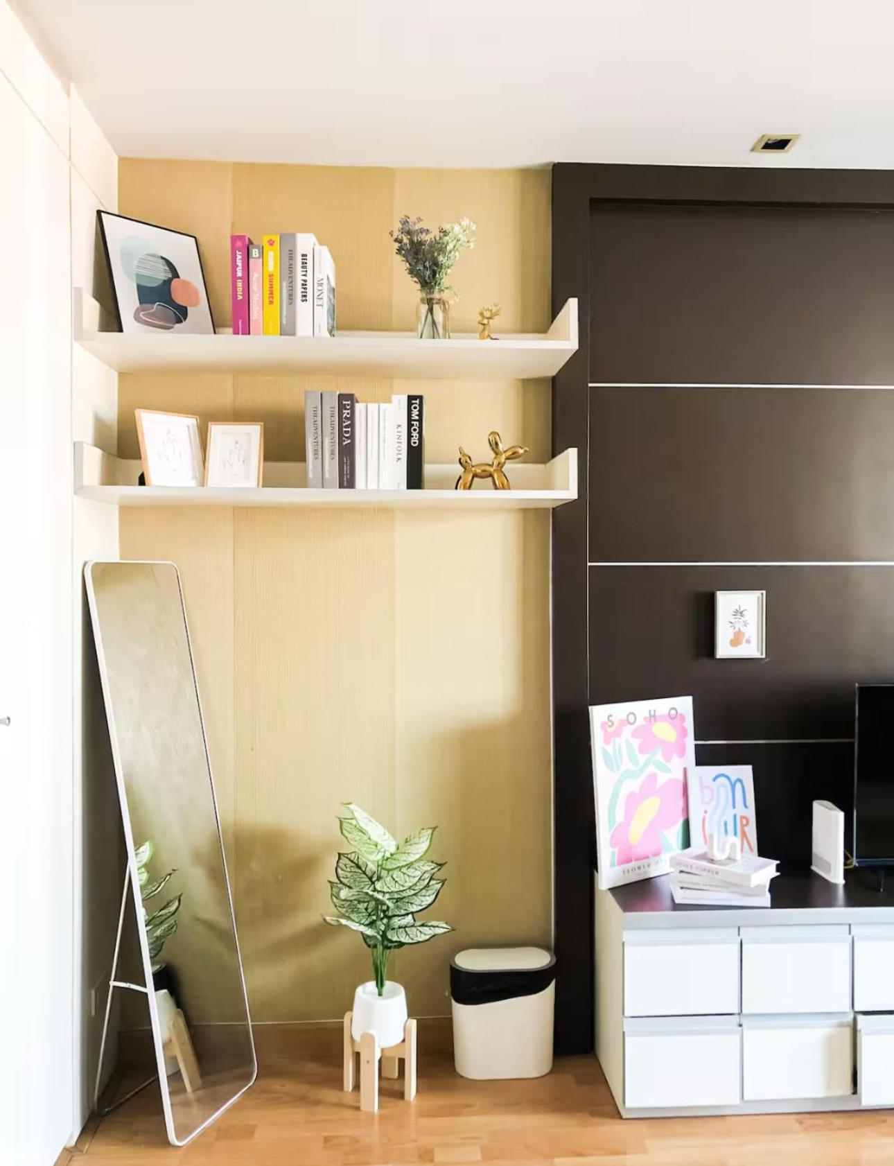 Spacious And Renovated 1-bedroom 100m To Nana Bts - 55 Sqm 公寓