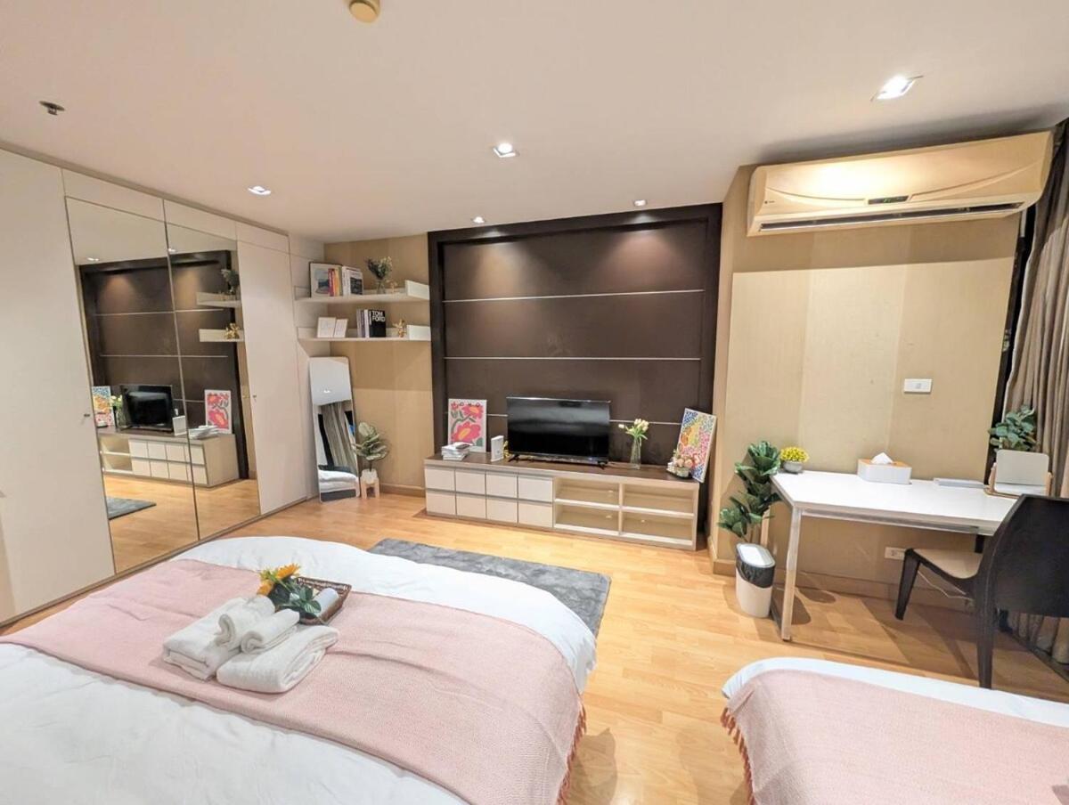 Spacious And Renovated 1-bedroom 100m To Nana Bts - 55 Sqm Apartemen *